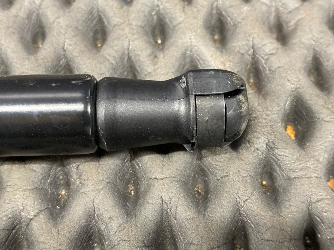 Амортизатор багажника, 1010 рублей, Красноярск