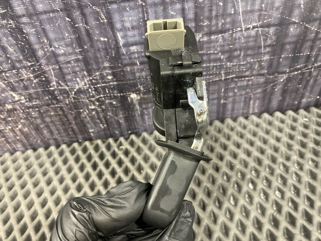 Замок багажника, 3360 рублей, Красноярск