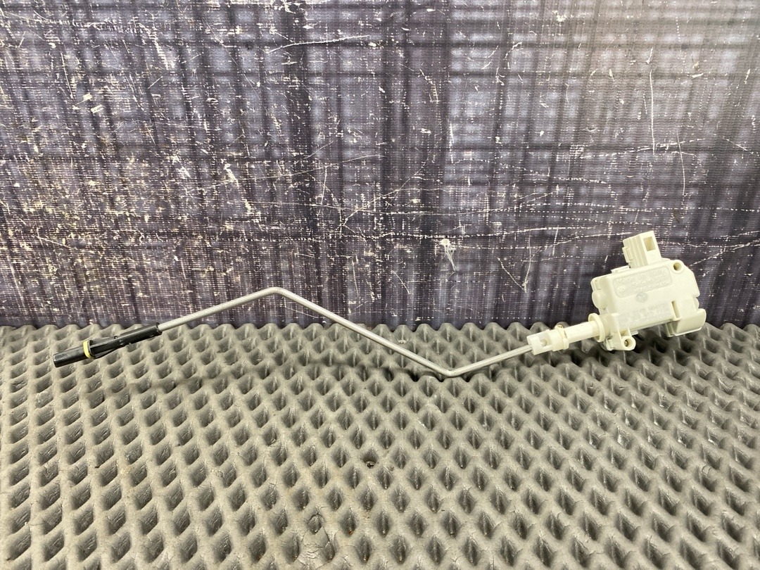 Замок лючка бензобака, 1380 рублей, Красноярск