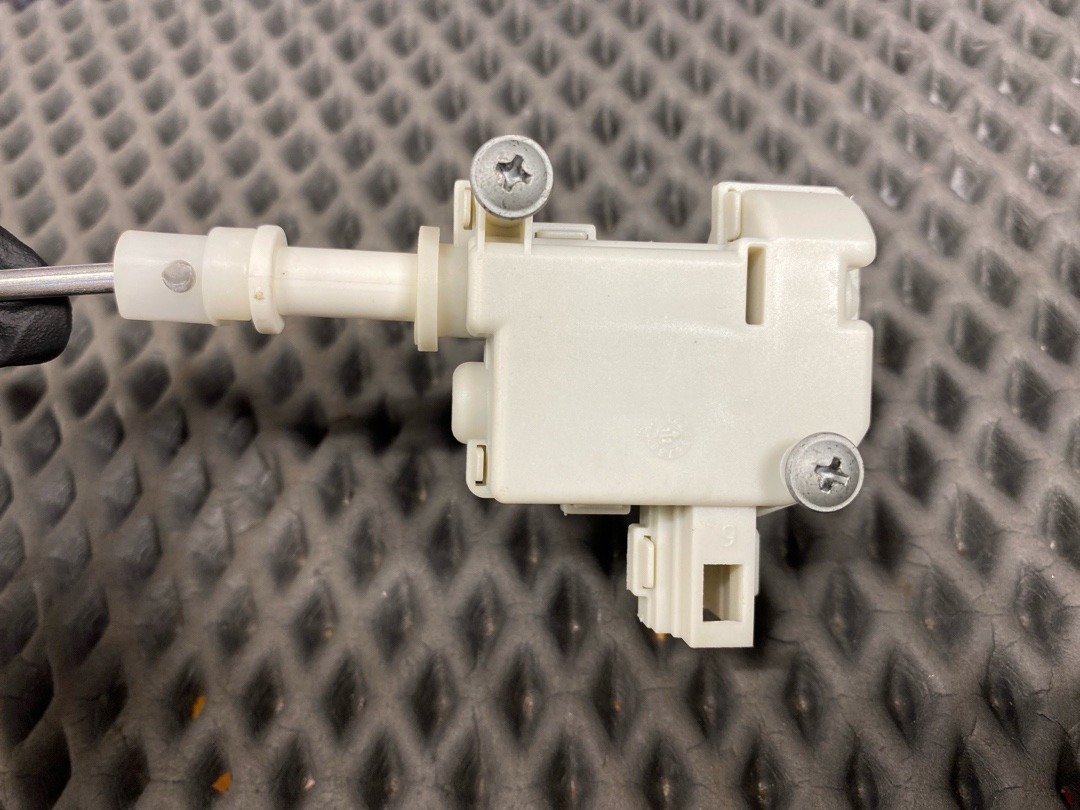 Замок лючка бензобака, 1380 рублей, Красноярск