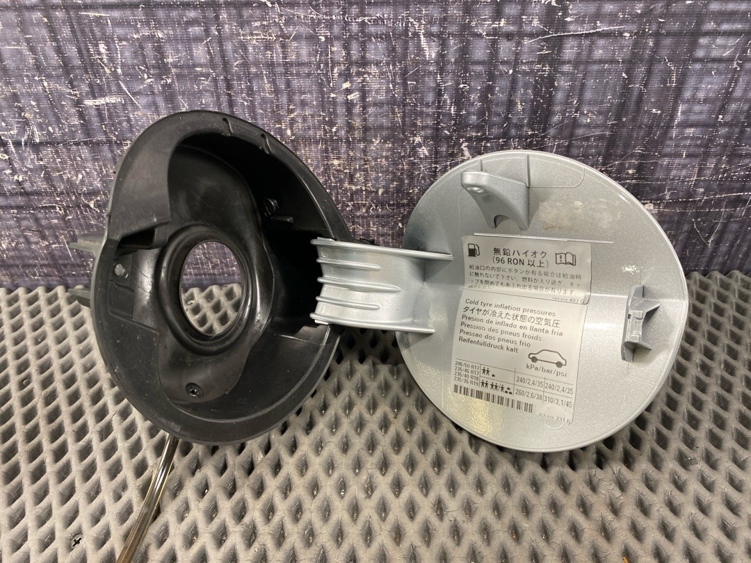 Лючок бензобака, 3360 рублей, Красноярск