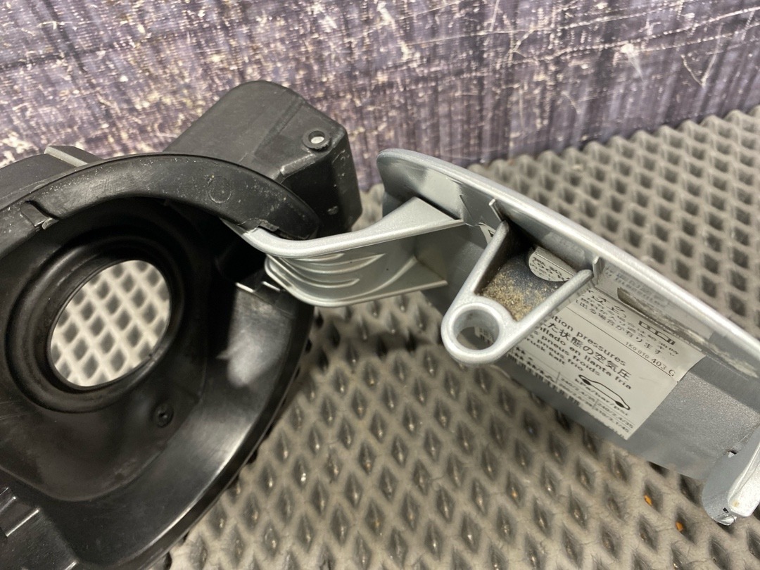 Лючок бензобака, 3360 рублей, Красноярск