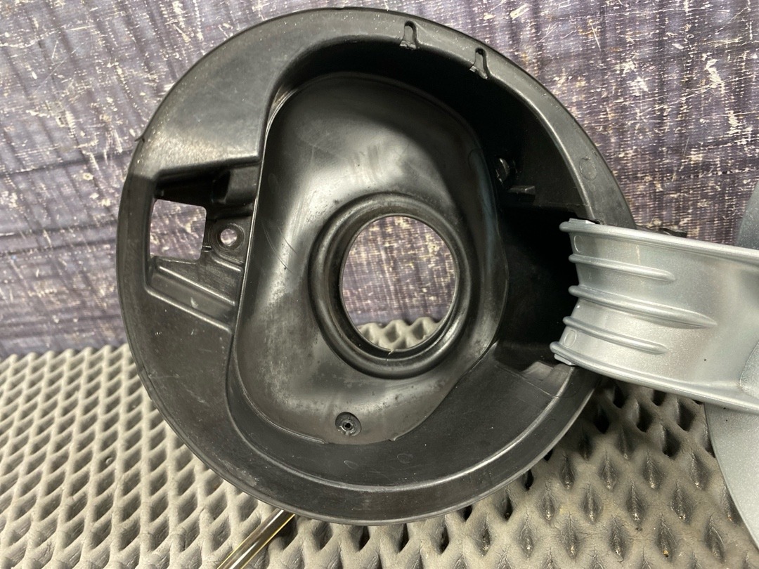 Лючок бензобака, 3360 рублей, Красноярск