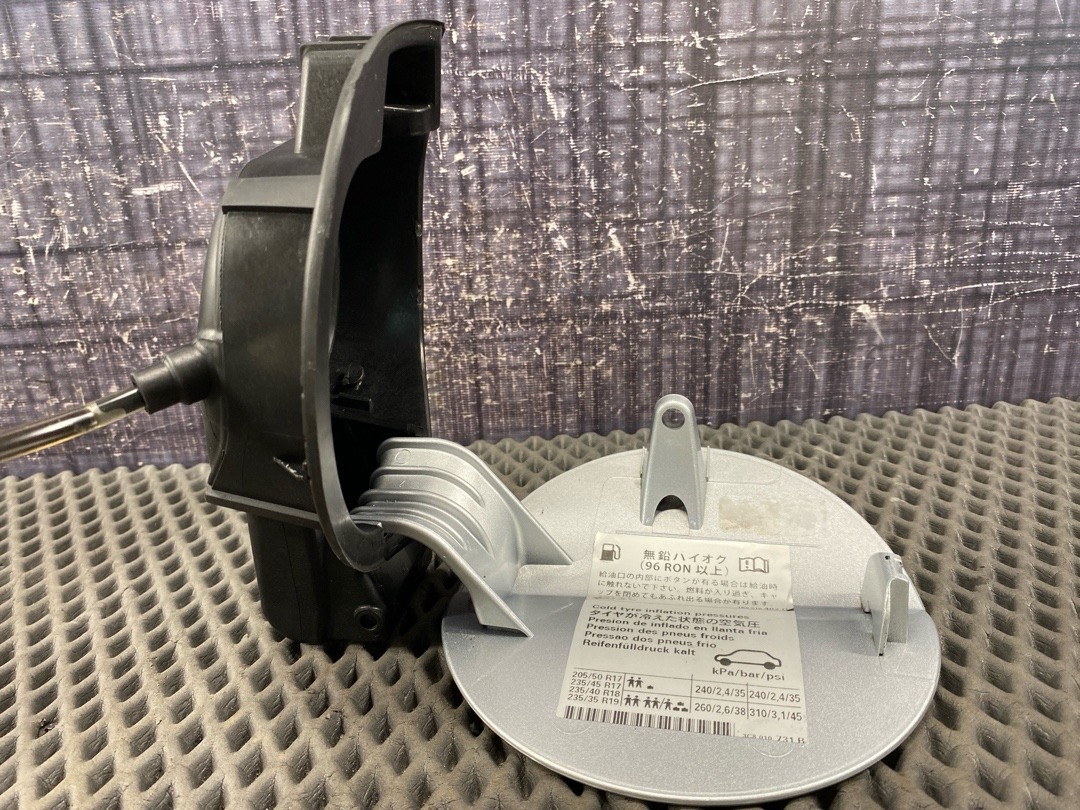 Лючок бензобака, 3360 рублей, Красноярск