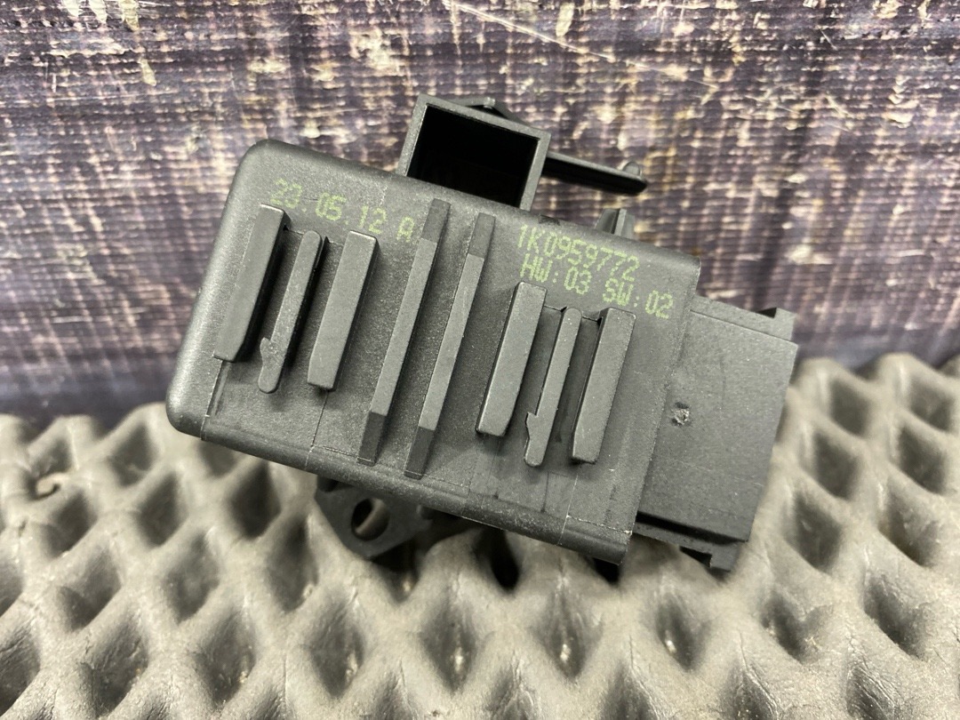 Блок управления подогревом сиденья, 2630 рублей, Красноярск