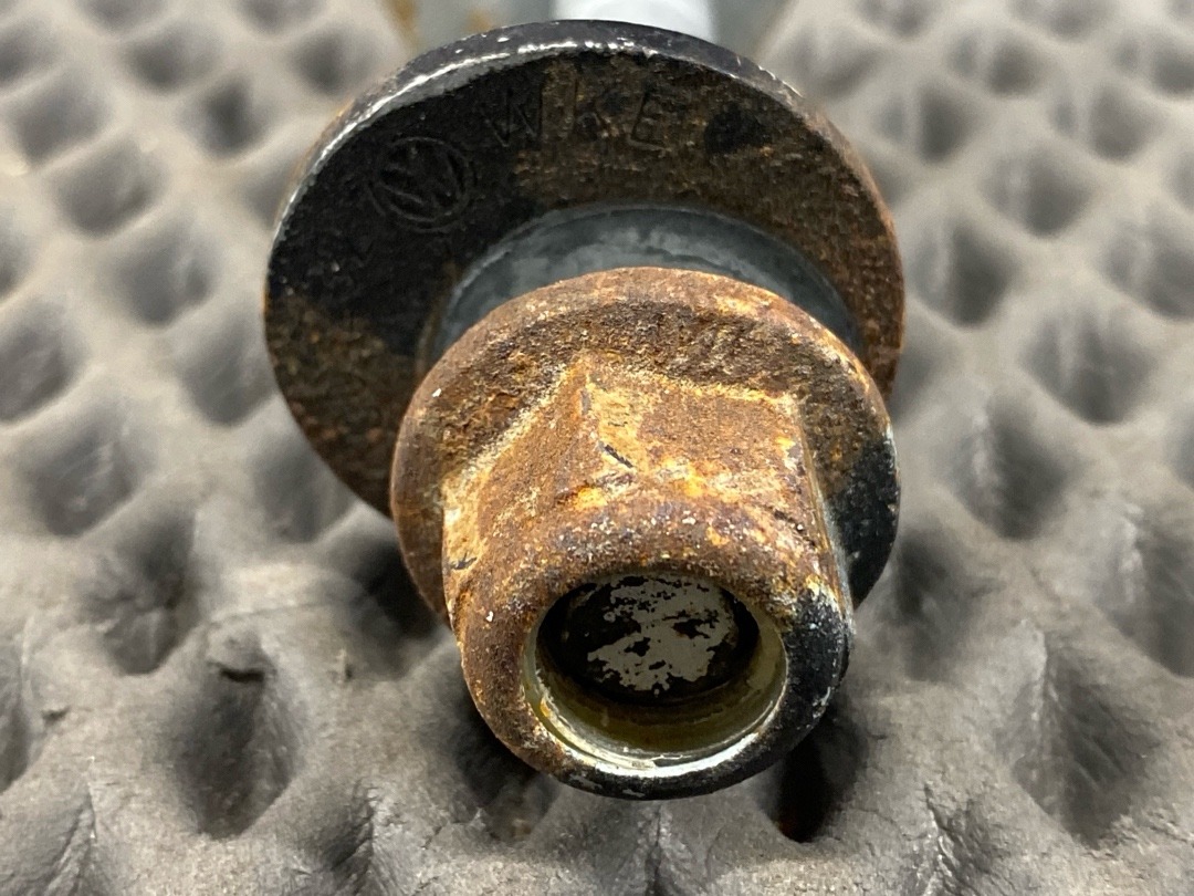 Болт развальный, 710 рублей, Красноярск