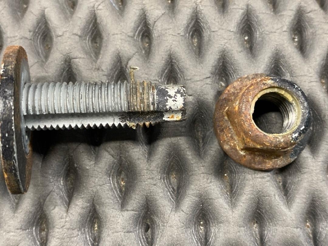 Болт развальный, 710 рублей, Красноярск