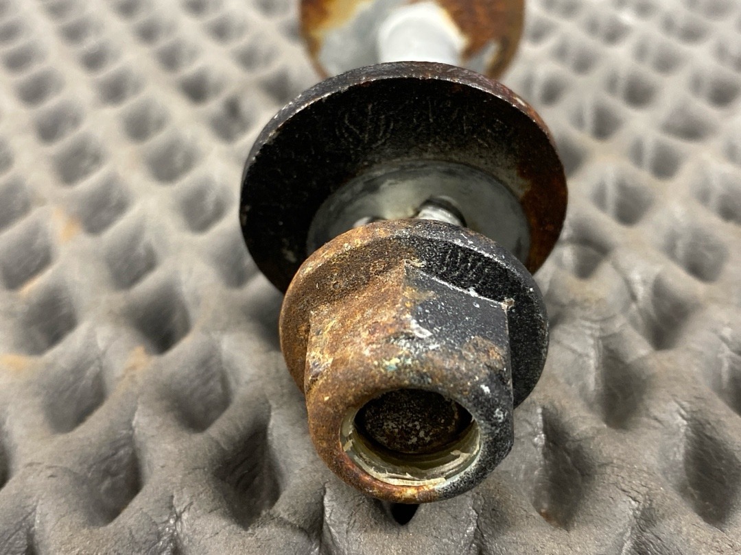 Болт развальный, 710 рублей, Красноярск