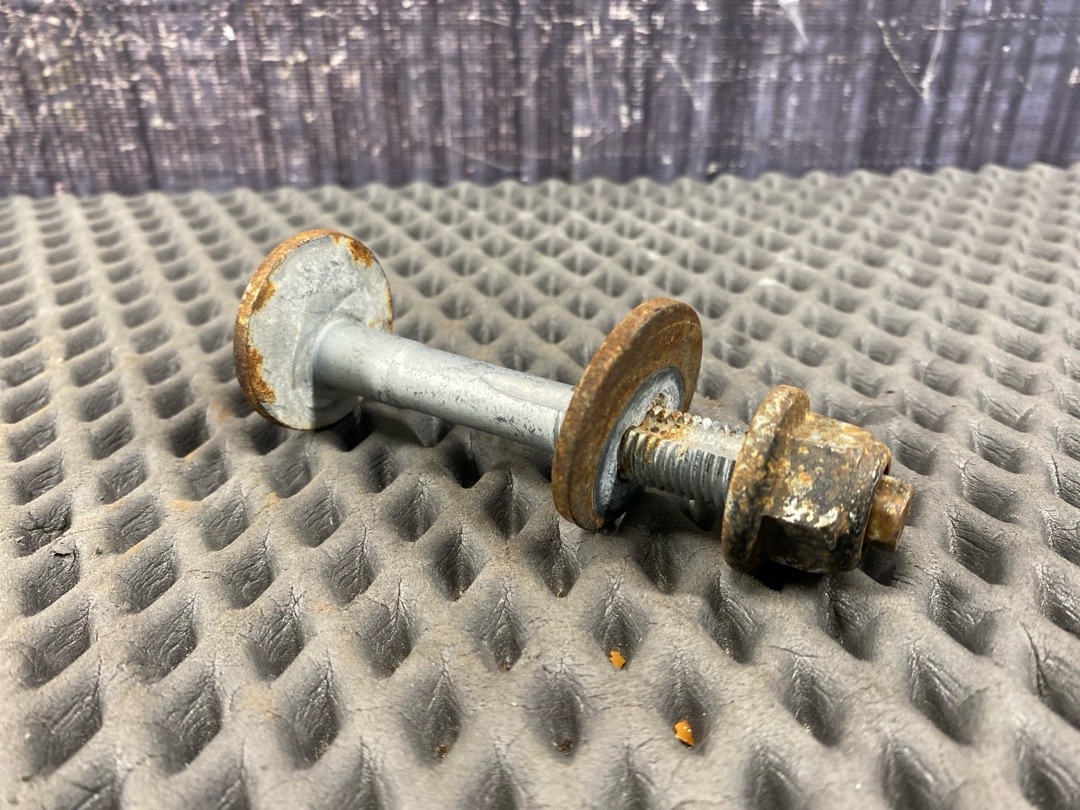 Болт развальный, 710 рублей, Красноярск