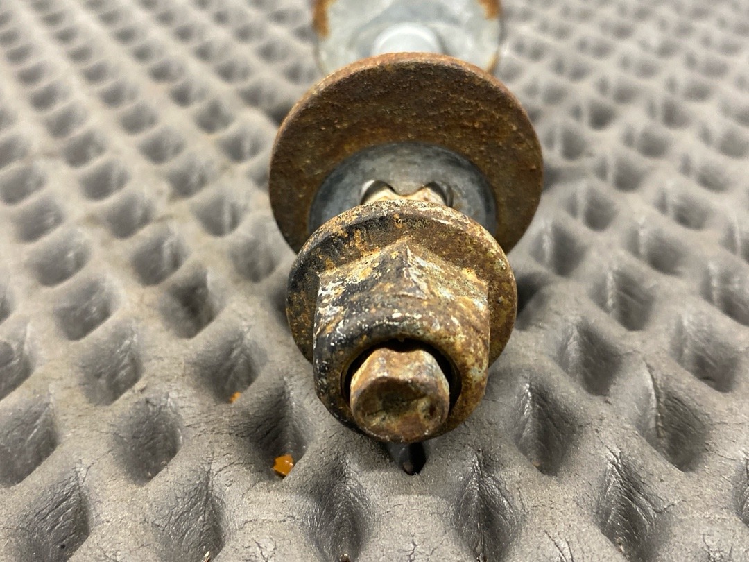 Болт развальный, 710 рублей, Красноярск