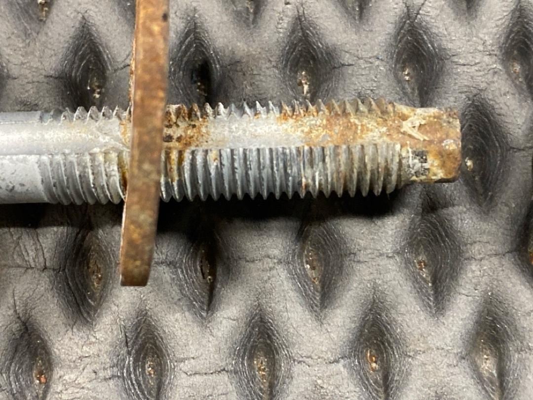 Болт развальный, 710 рублей, Красноярск