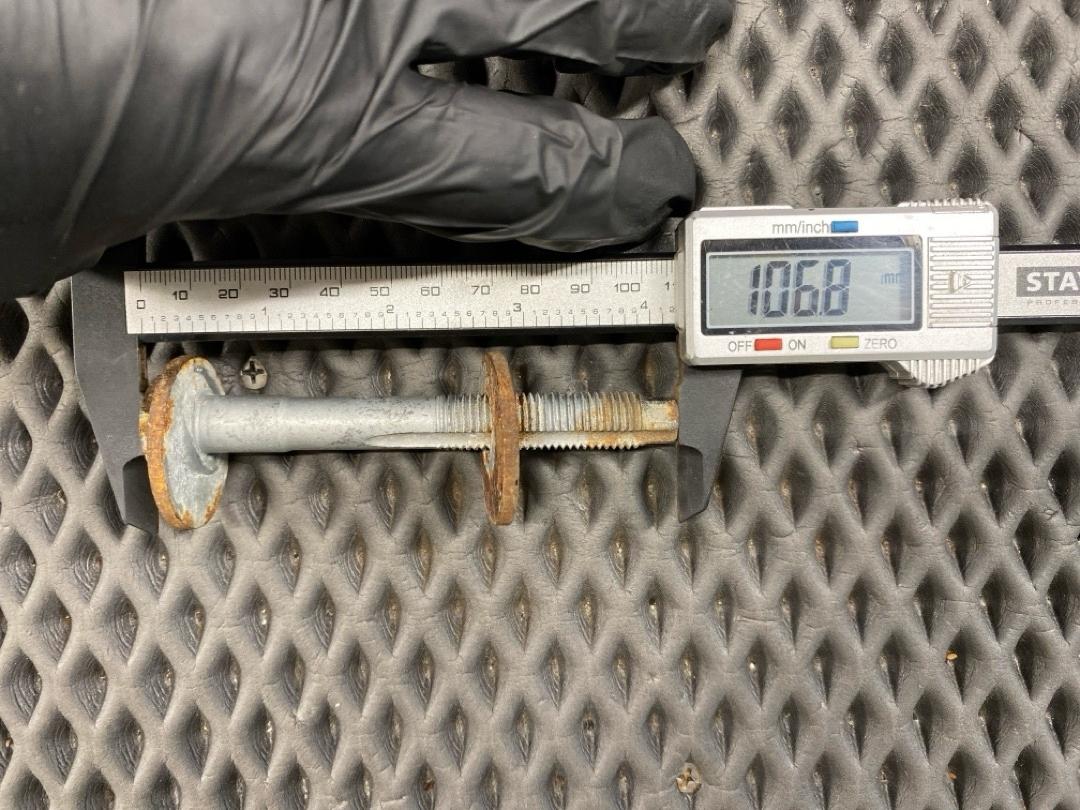 Болт развальный, 710 рублей, Красноярск