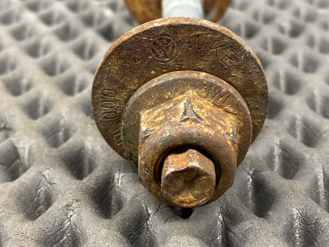 Болт развальный, 710 рублей, Красноярск