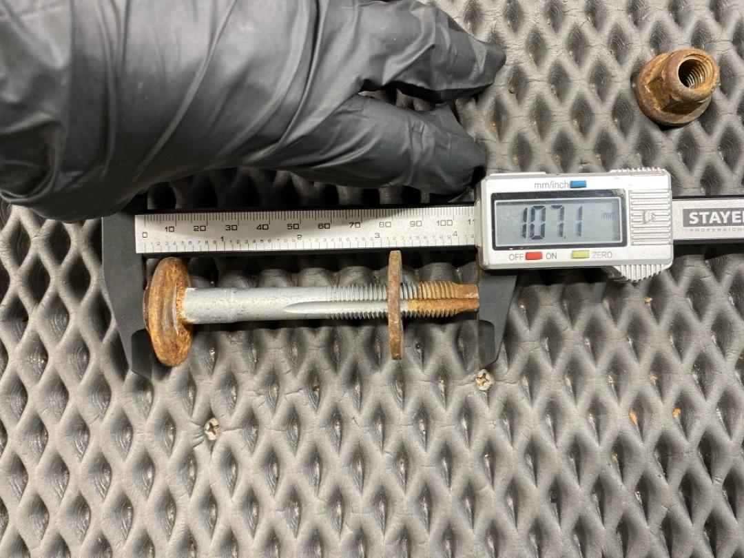 Болт развальный, 710 рублей, Красноярск