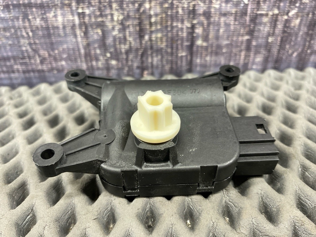 Мотор заслонки печки, 1470 рублей, Красноярск