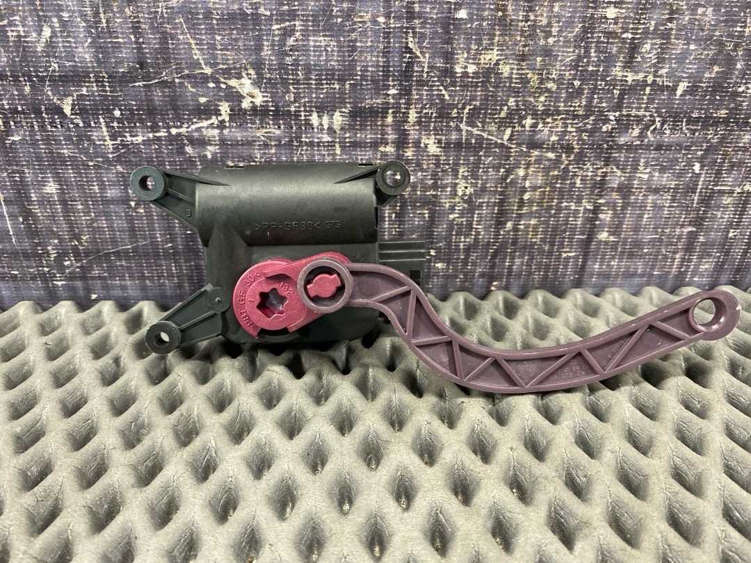 Мотор заслонки печки, 1470 рублей, Красноярск