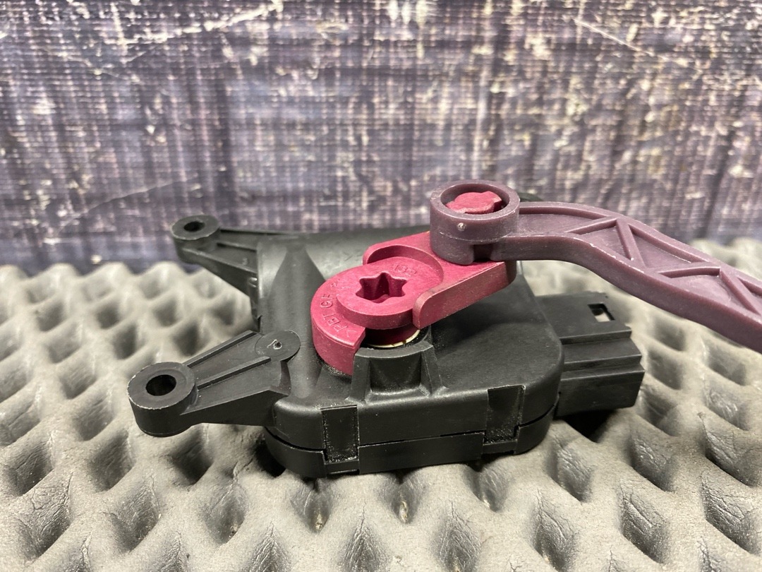 Мотор заслонки печки, 1470 рублей, Красноярск