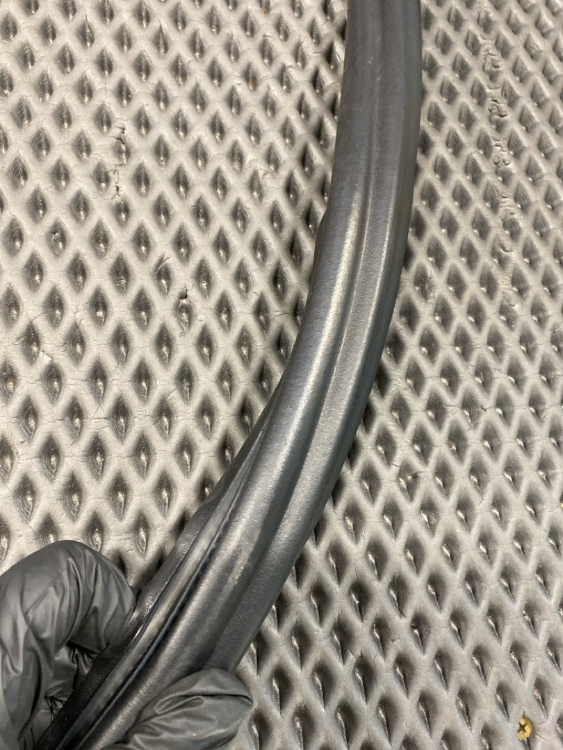 Уплотнитель крышки багажника, 2260 рублей, Красноярск