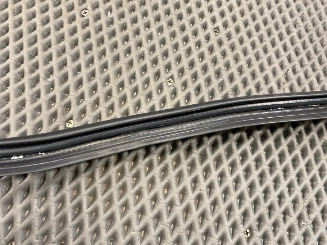 Уплотнитель крышки багажника, 2260 рублей, Красноярск