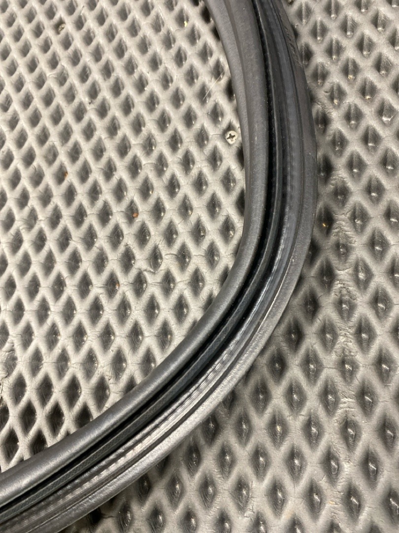 Уплотнитель крышки багажника, 2260 рублей, Красноярск