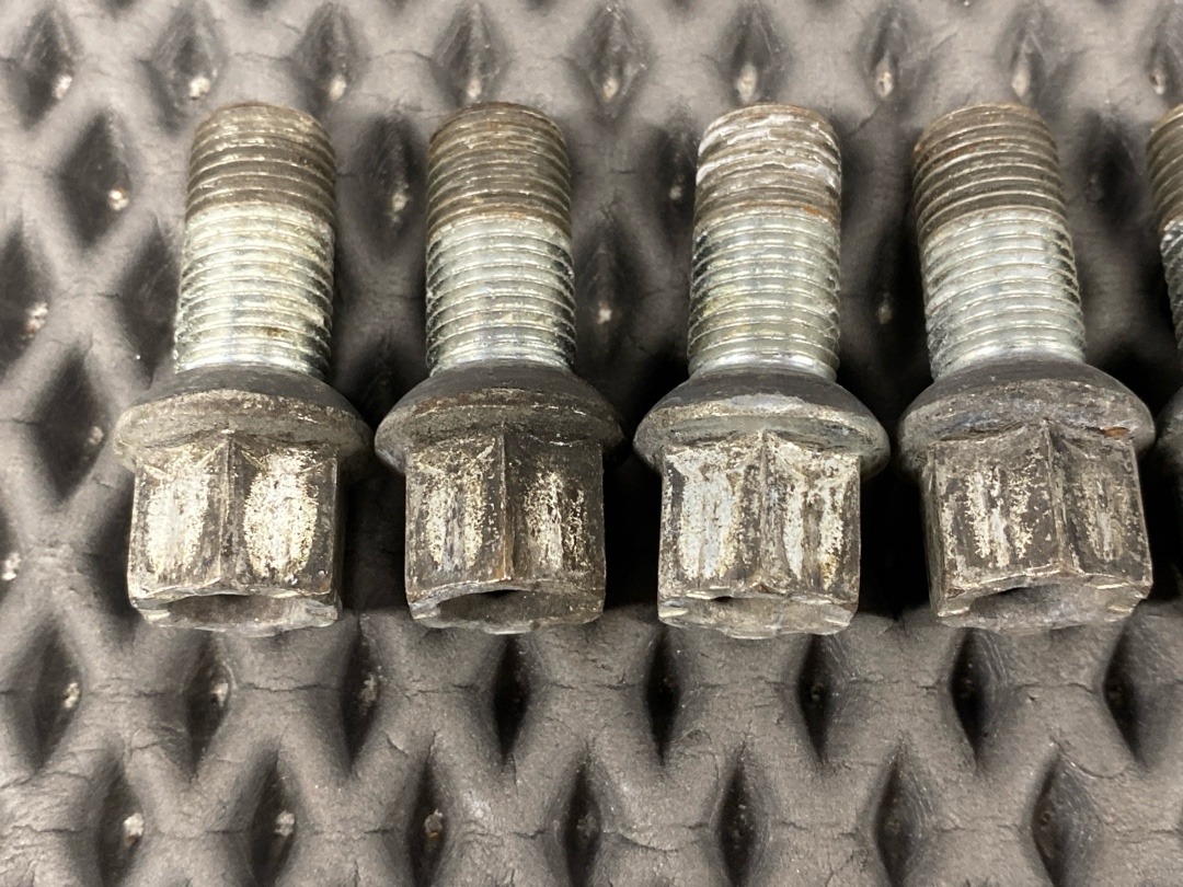 Комплект колесных болтов, 3210 рублей, Красноярск