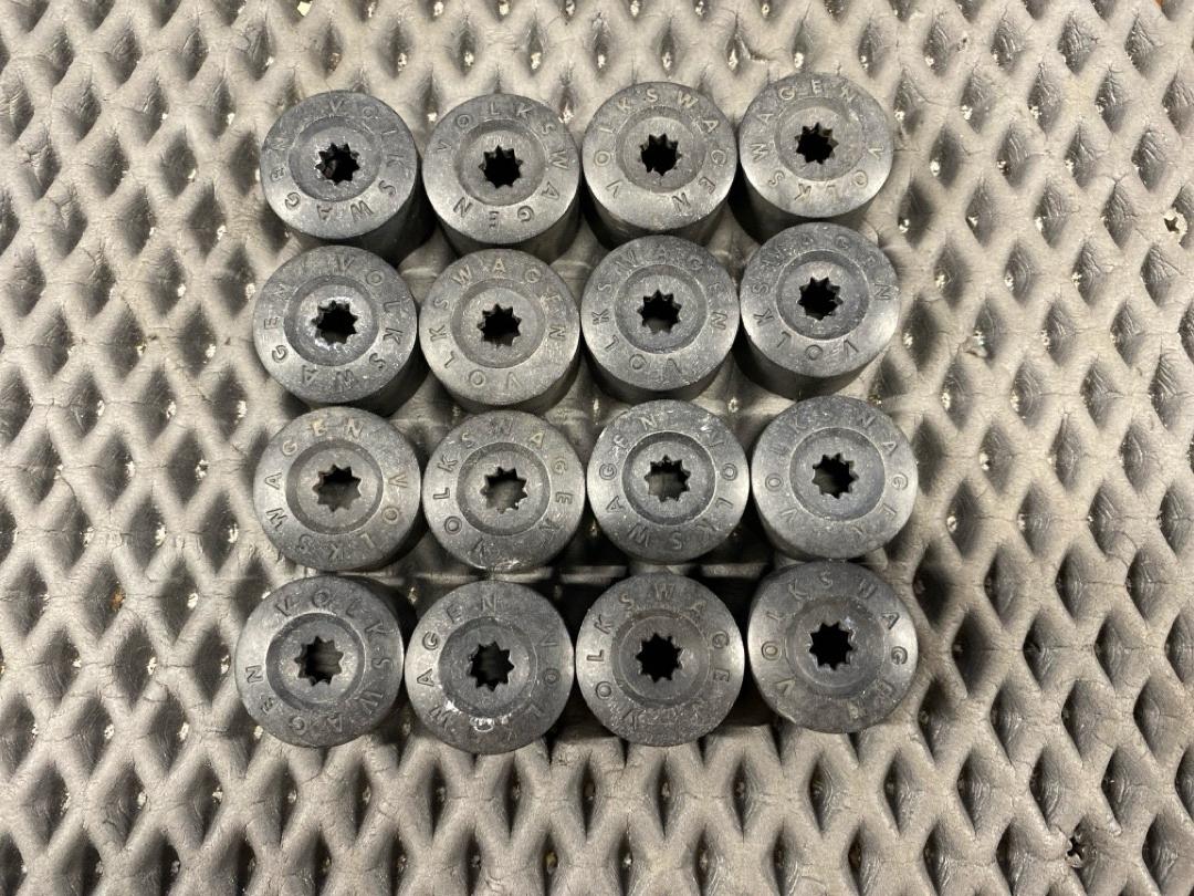 Комплект колесных болтов, 3210 рублей, Красноярск