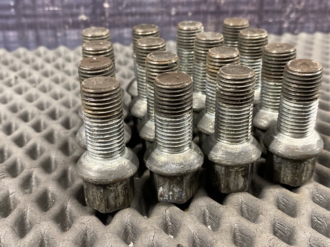 Комплект колесных болтов, 3210 рублей, Красноярск