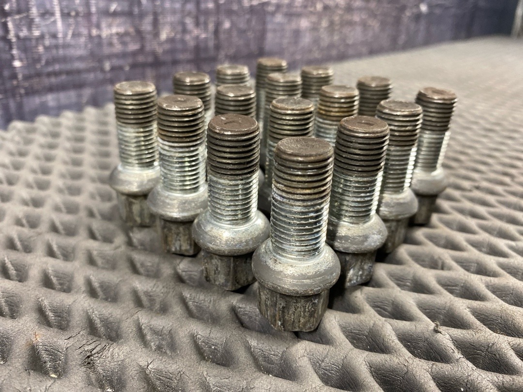 Комплект колесных болтов, 3210 рублей, Красноярск