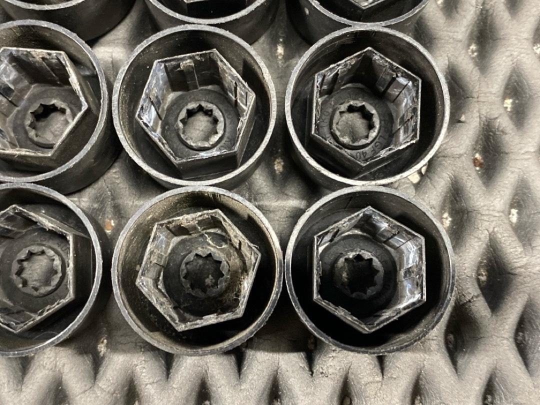 Комплект колесных болтов, 3210 рублей, Красноярск