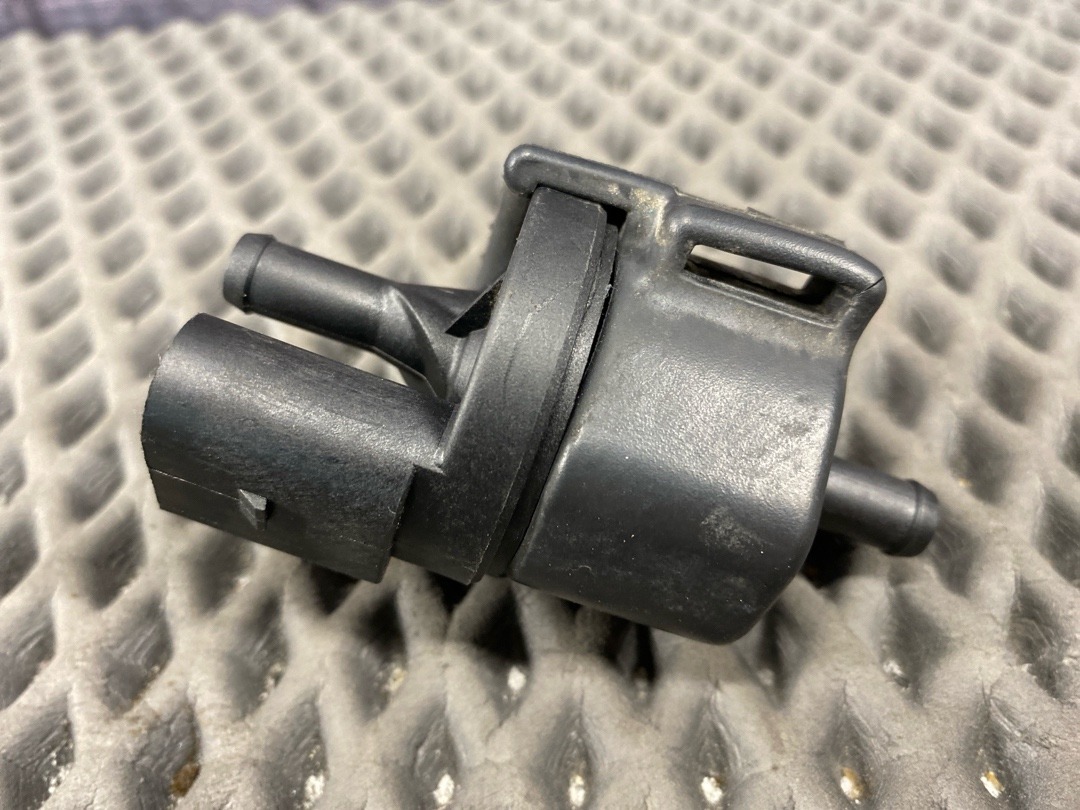 Клапан вентиляции топливного бака, 2230 рублей, Красноярск