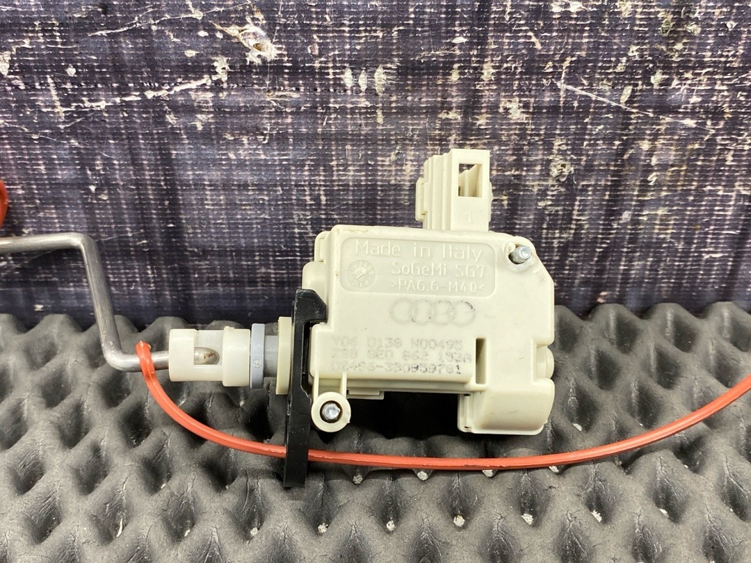 Замок лючка бензобака, 930 рублей, Красноярск