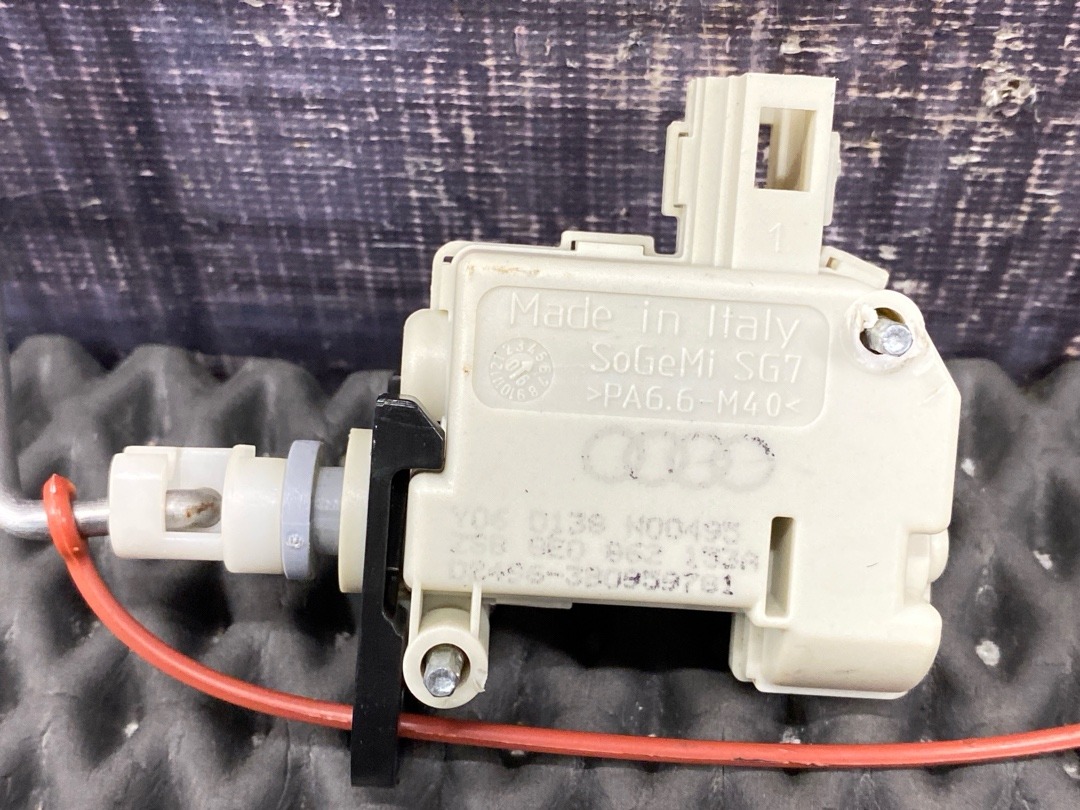 Замок лючка бензобака, 930 рублей, Красноярск