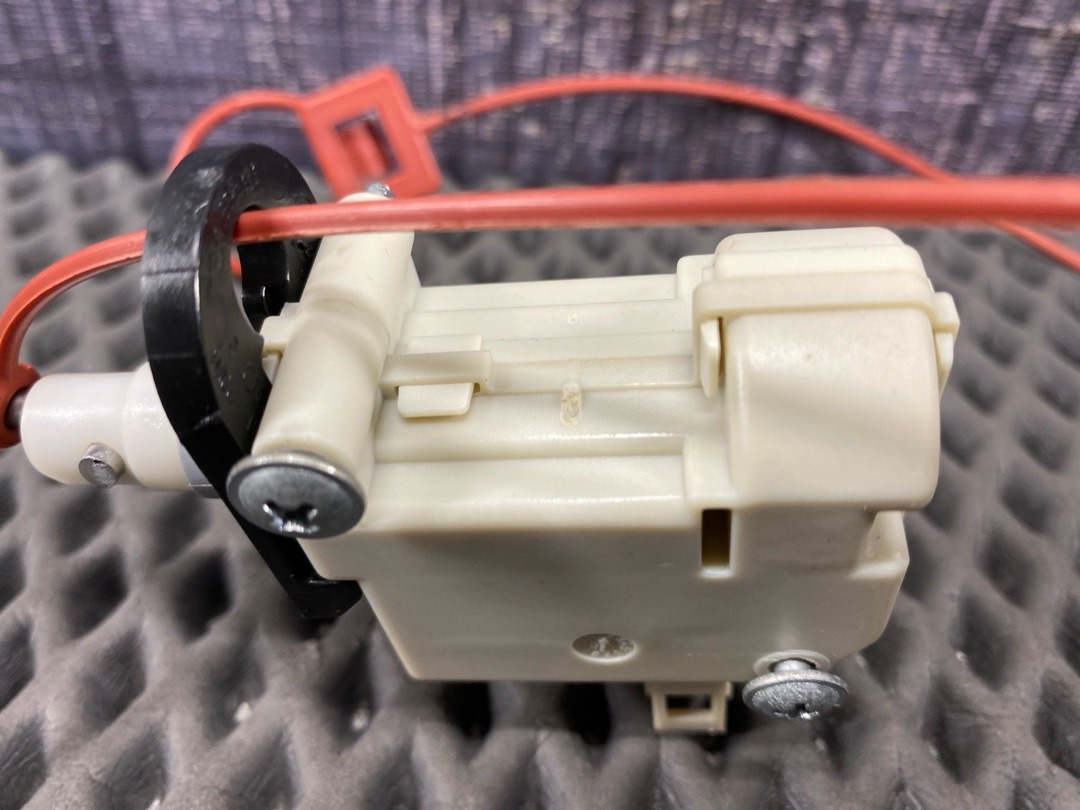 Замок лючка бензобака, 930 рублей, Красноярск