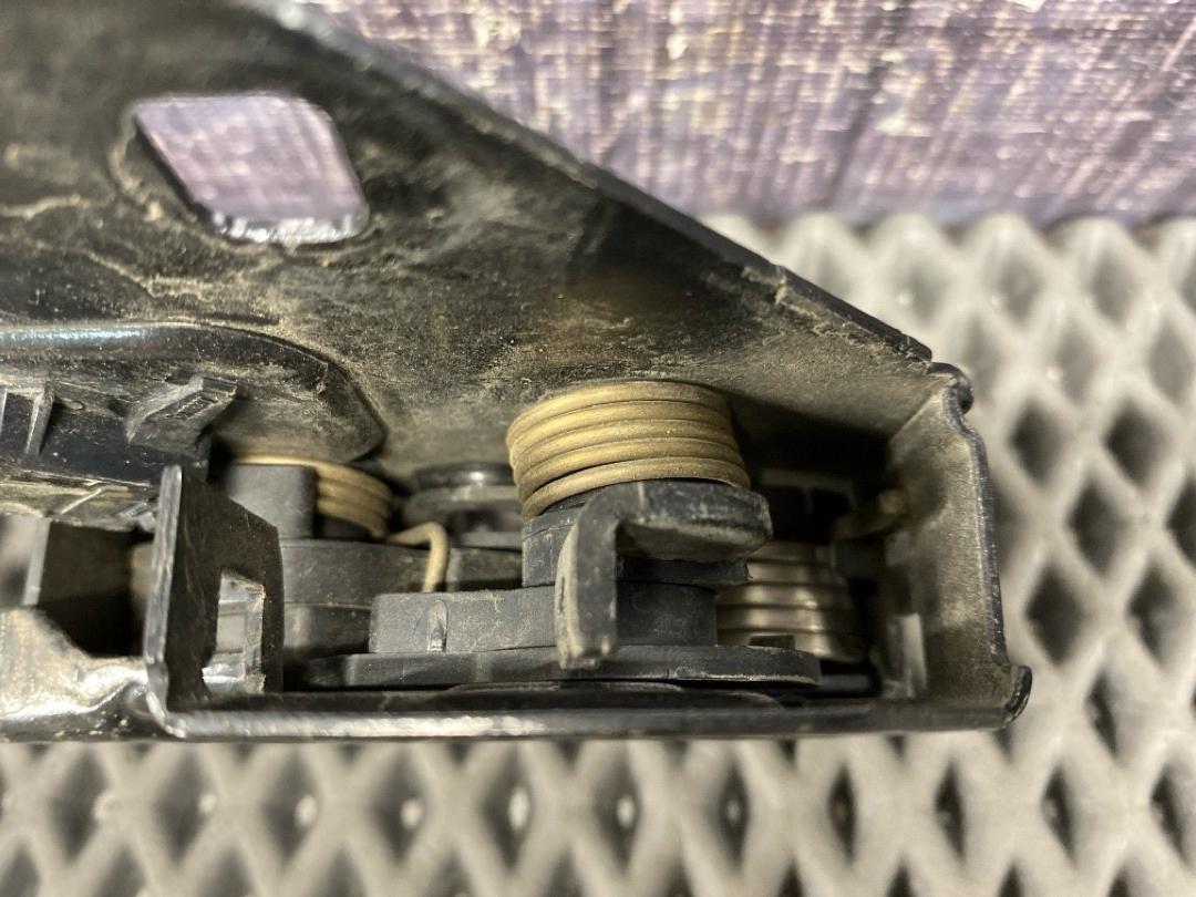 Замок капота, 1920 рублей, Красноярск