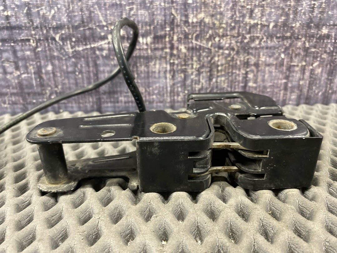 Замок капота, 1920 рублей, Красноярск