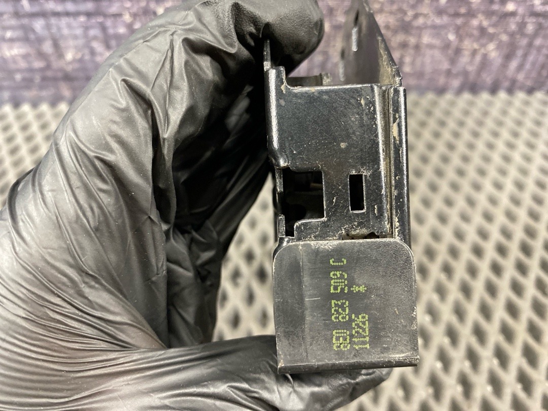 Замок капота, 1920 рублей, Красноярск