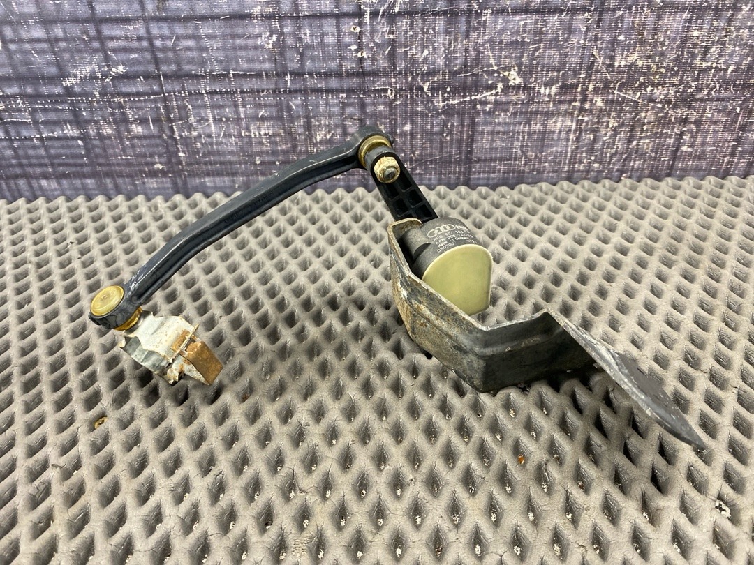 Датчик уровня подвески, 3930 рублей, Красноярск