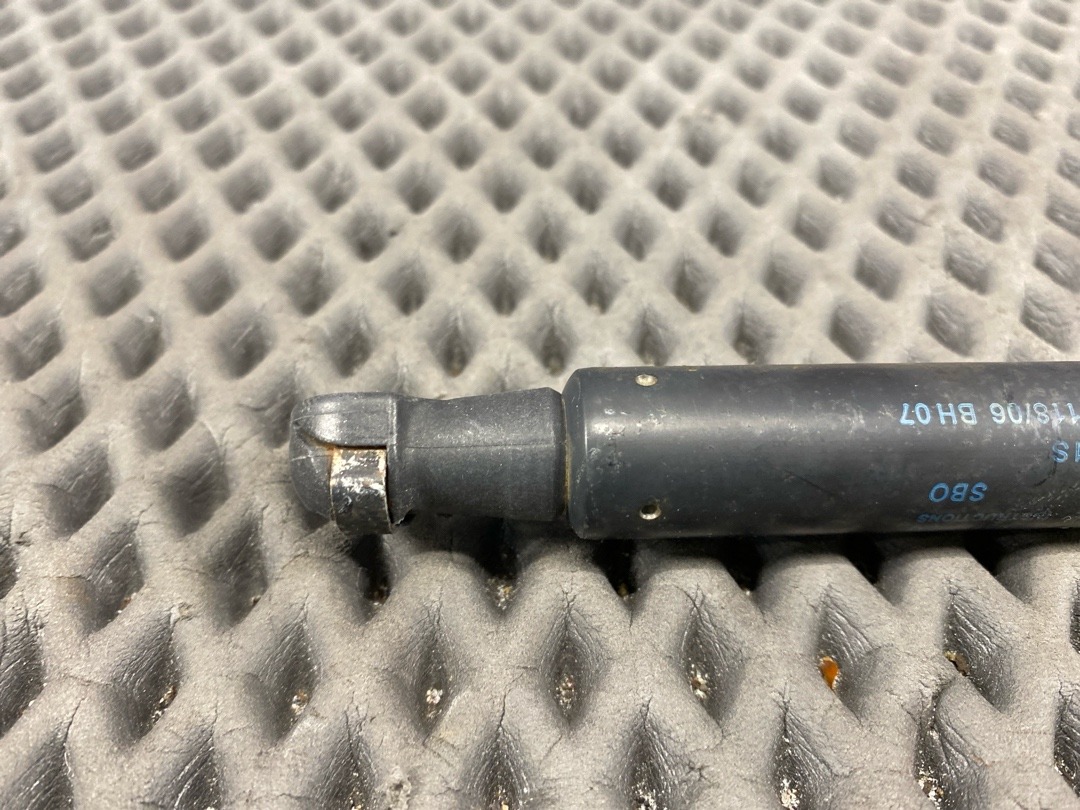 Амортизатор багажника, 650 рублей, Красноярск