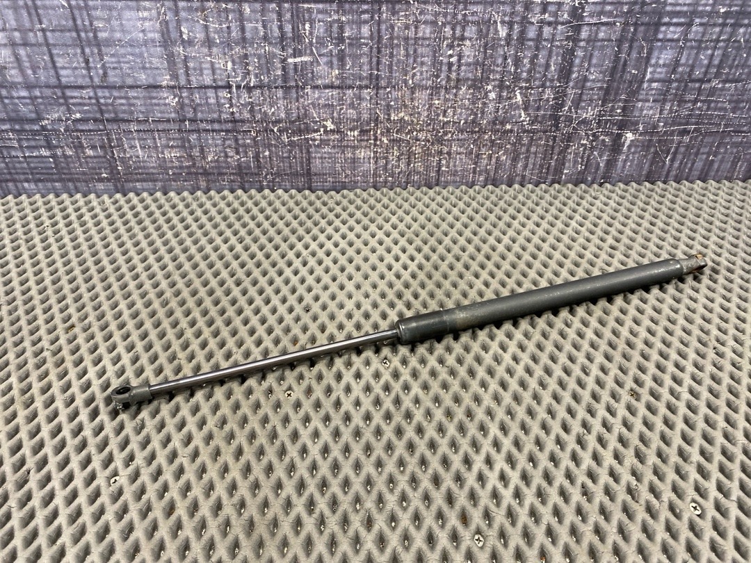 Амортизатор багажника, 590 рублей, Красноярск