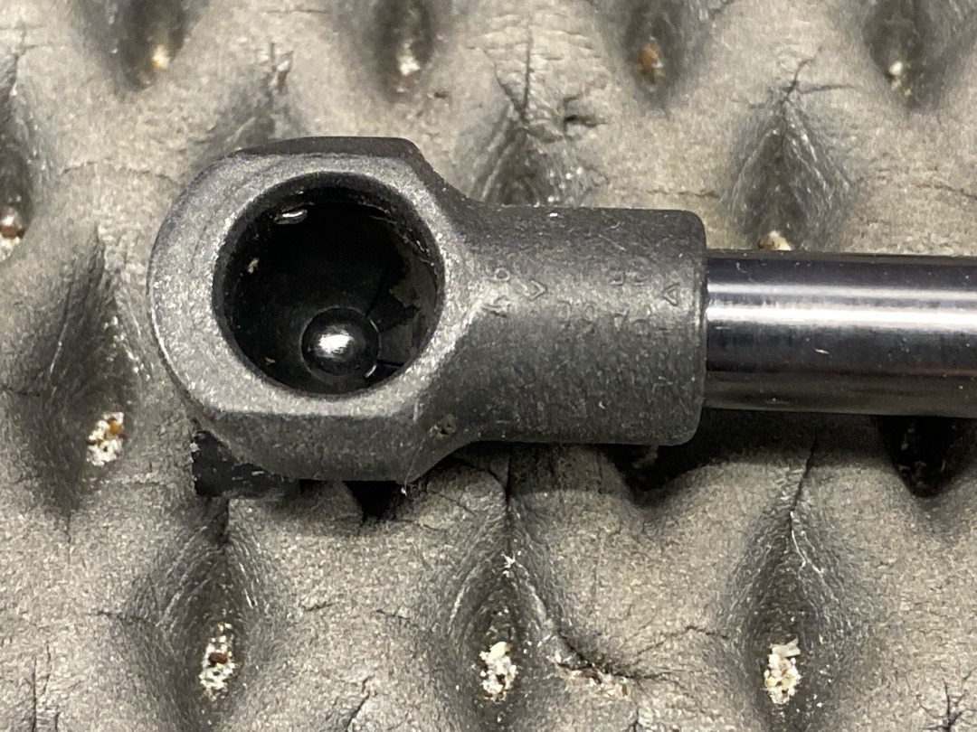 Амортизатор багажника, 590 рублей, Красноярск