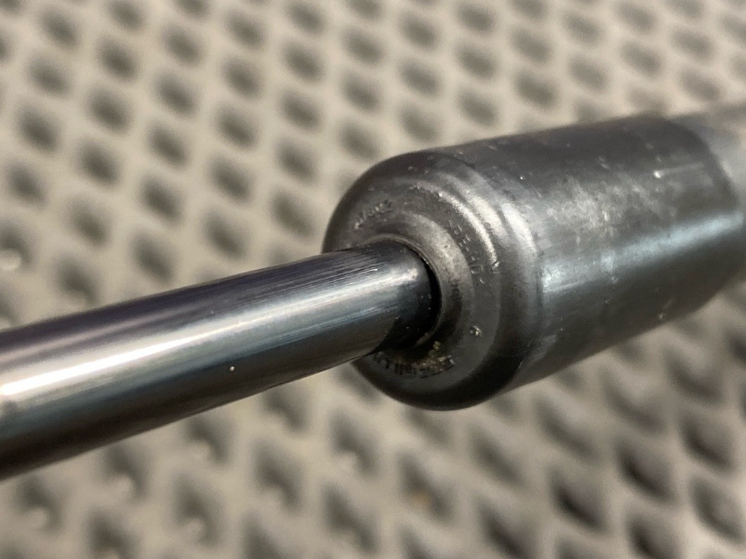 Амортизатор багажника, 590 рублей, Красноярск