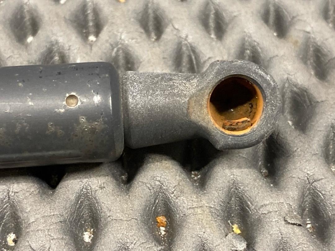 Амортизатор багажника, 590 рублей, Красноярск