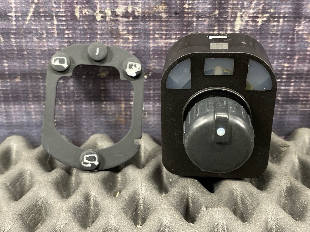 Кнопка регулировки зеркал, 1340 рублей, Красноярск