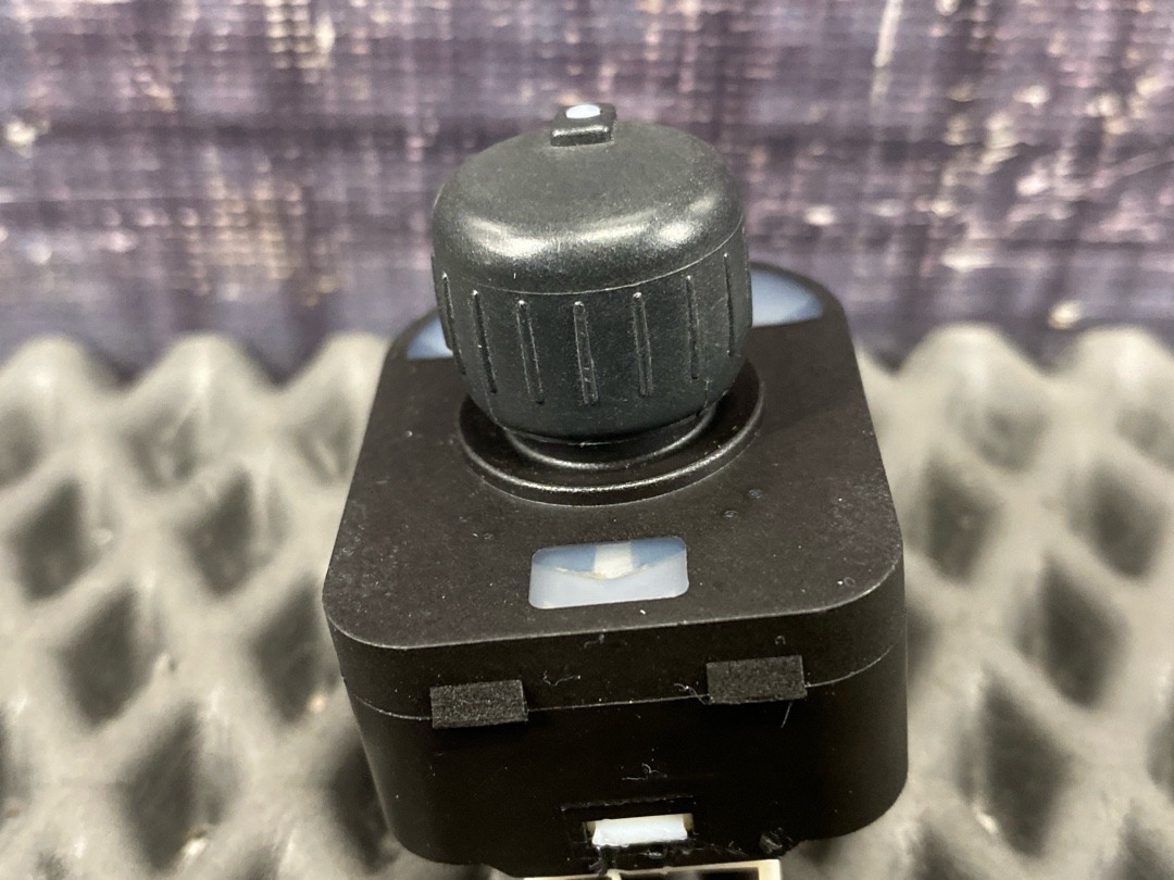 Кнопка регулировки зеркал, 1340 рублей, Красноярск