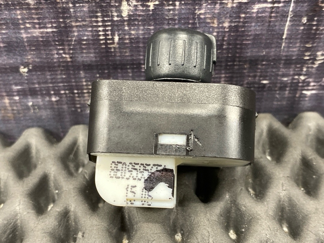 Кнопка регулировки зеркал, 1340 рублей, Красноярск