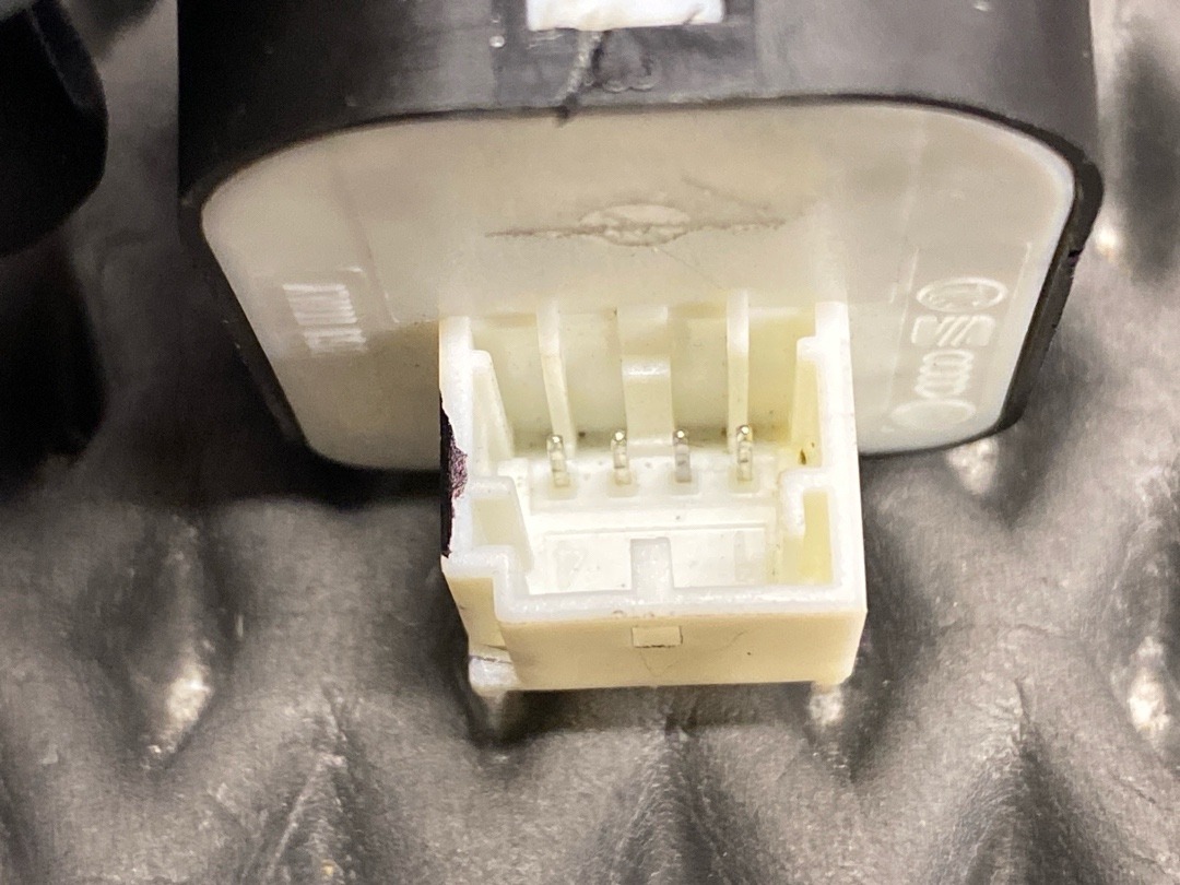 Кнопка регулировки зеркал, 1340 рублей, Красноярск