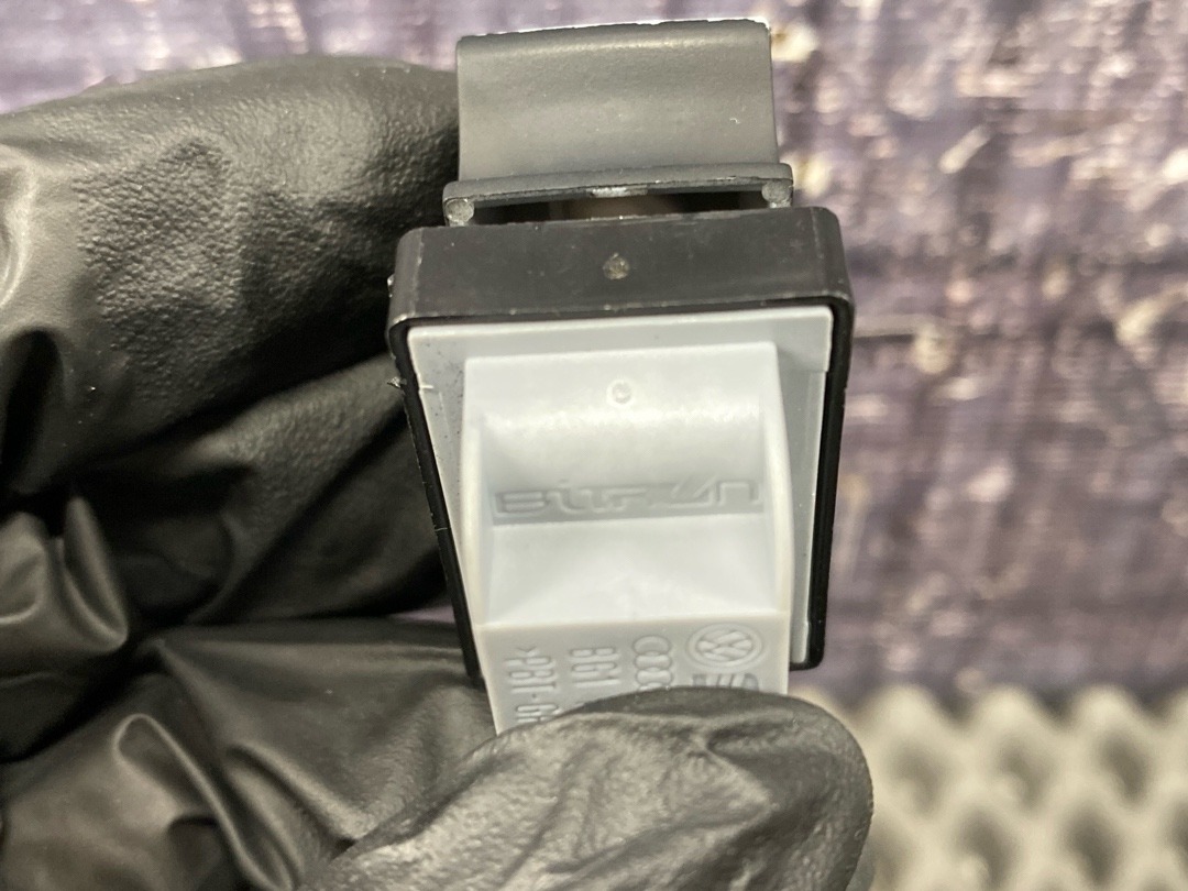 Кнопка стеклоподъемника, 570 рублей, Красноярск