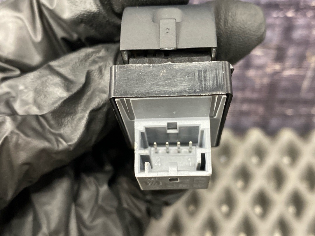 Кнопка стеклоподъемника, 570 рублей, Красноярск