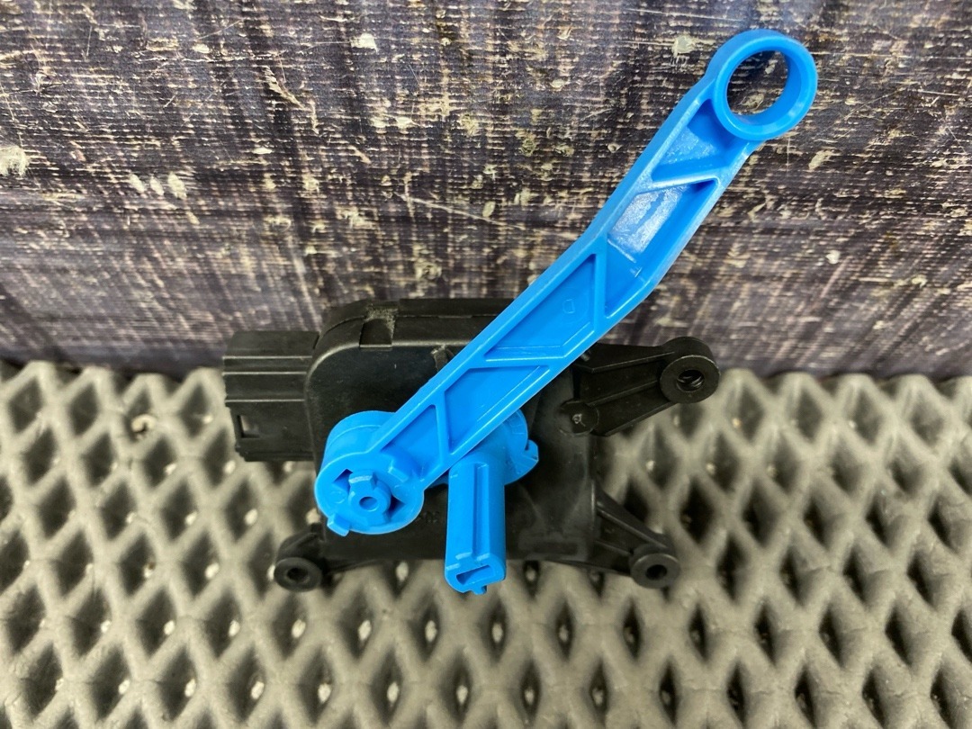 Мотор заслонки печки, 1060 рублей, Красноярск