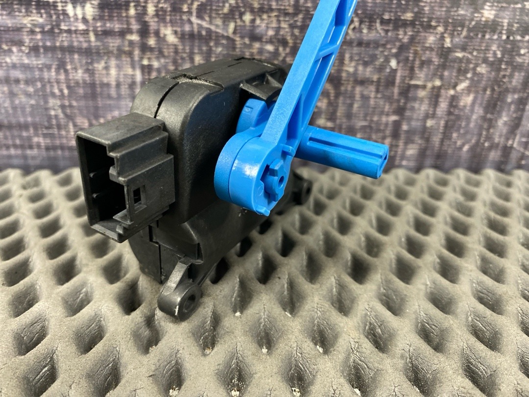 Мотор заслонки печки, 1060 рублей, Красноярск